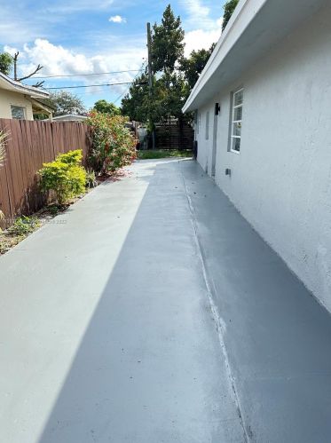 5734 37 St, Hollywood FL 33024-8402 exterior