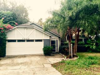 7830 Bay Cedar Dr, Orlando FL  32835-5387 exterior