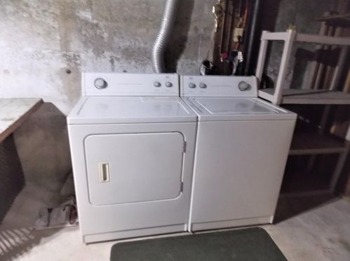 9 Woodlawn Ave, North Providence RI  02904-3710 exterior