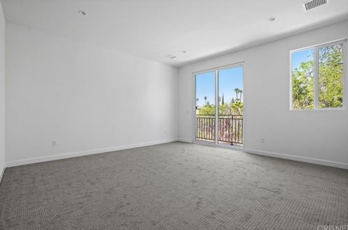 17316 Lemay St, Van Nuys CA 91406-5400 exterior