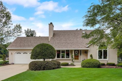14190 Beechwood Trl, Waukesha, WI 53151-5268