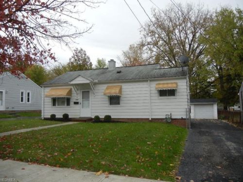 608 Glendale St, Cleveland, OH 44146-3252