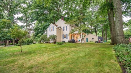 509 Oak Hill Dr, Grove City, PA 16127-1919