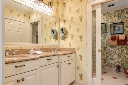 1050 Lake Hollingsworth Dr, Lakeland FL  33803-2267 exterior