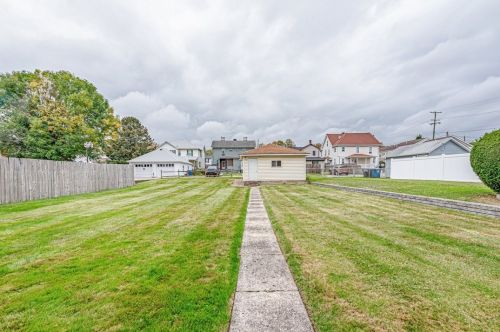 214 Loyalhanna Ave, Latrobe PA  15650-1724 exterior