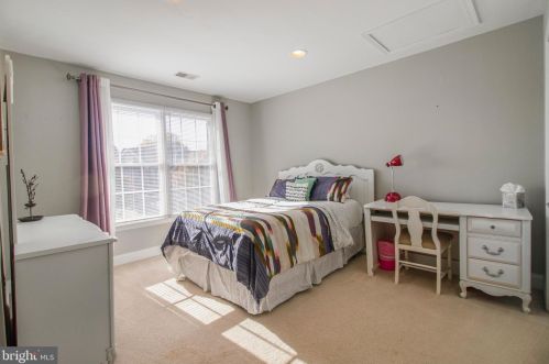 5312 Kernstown Ct, Haymarket VA  20169-4504 exterior