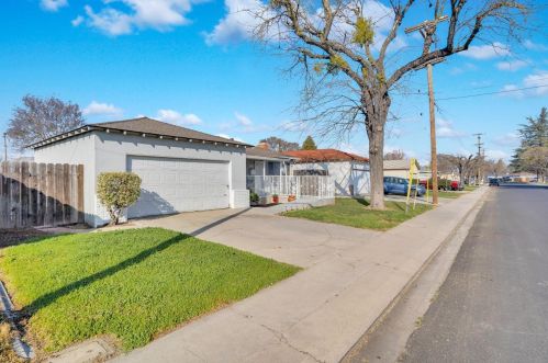 2213 Vicki Dr, Modesto CA  95350-3468 exterior