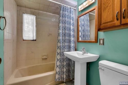 407 Berkshire Rd, Ridgewood NJ 07450-5533 exterior