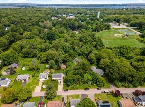 19 Pontiac Rd, South Kingstown RI  02882-1209 exterior