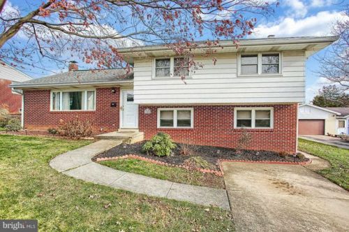 105 Brunner St, Hummelstown PA  17036-1203 exterior