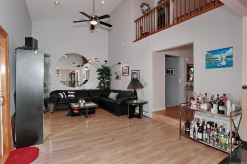 27 Larkin Ln, Garnerville NY  10923-1536 exterior