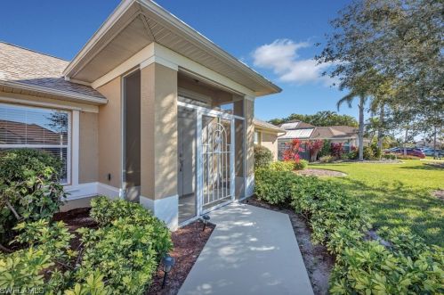 427 23rd Ter, Cape Coral, FL 33993-4113