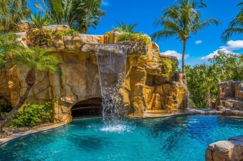 2718 Casey Ky Rd, Nokomis FL  34275-3306 exterior