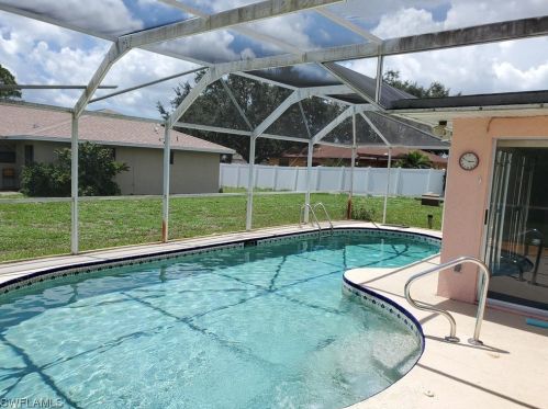 289 Ground Dove Cir, Lehigh Acres FL 33936-6931 exterior