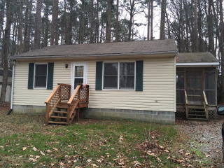 400 Sherwood Dr, Reedville, VA 22539-3504