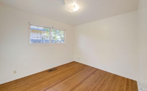 2415 Tamarisk Dr, Santa Rosa CA  95405-8435 exterior