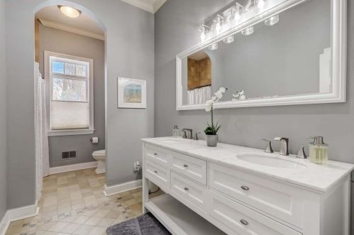 1947 Southwood Trl, West Bend WI  53090-8971 exterior