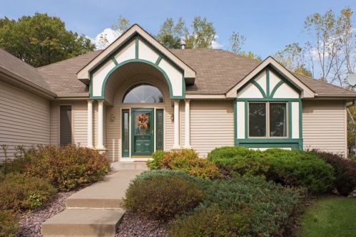8034 Boulder Ridge Rd, Saint Paul, MN 55125-3026