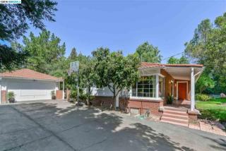 927 Reliez Station Rd, Lafayette, CA 94549-4827
