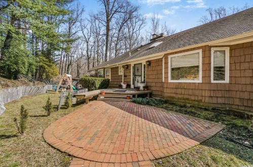 27 Tiffany Rd, Muttontown, NY 11771-1907