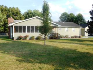 2120 Forsyth Dr, Elizabethton, TN 37643-3711