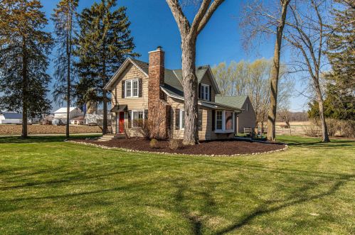 4301 Campbell Trce, Chenequa WI  53029-8846 exterior