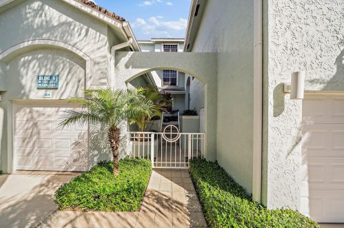 506 Mainsail Cir, Jupiter, FL 33477-1405