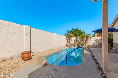 18508 Coconino Dr, Sun City, AZ 85374-8918
