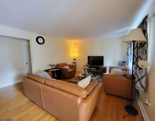 349 Jackson Ave, Scotch Plains NJ  07076-1141 exterior