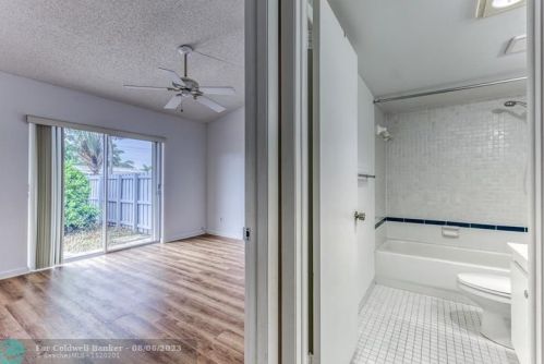 2327 37 Ave, Hollywood FL 33021-3626 exterior