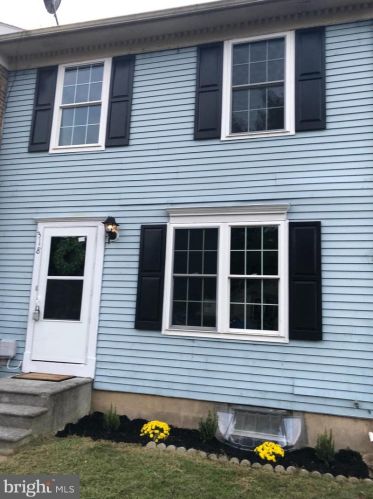 318 Meetinghouse Ln, Dover, DE 19901-2656