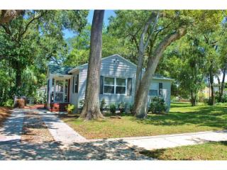 2213 Ann Arbor Ave, Orlando, FL 32804-5313