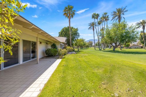 49131 Washington St, La Quinta CA  92253-2214 exterior