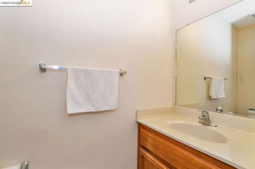 1786 Fairhaven Ct, Oakley, CA 94561-3071