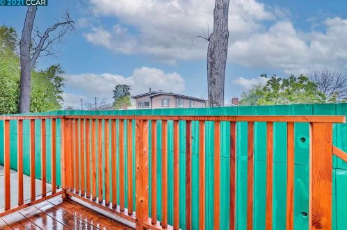 366 45 St, Oakland CA 94609-2259 exterior