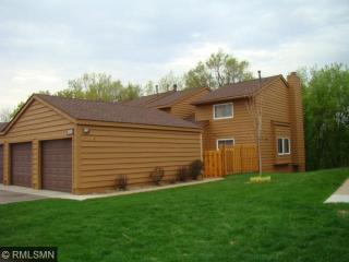 3225 Evergreen Dr, Saint Paul, MN 55121-1769