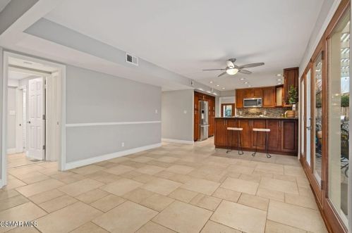 2005 Hull Ct, Simi Valley CA 93063-3701 exterior