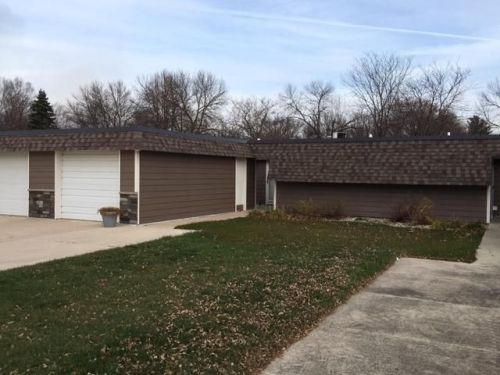 1306 Country Club Dr, Okoboji, IA 51355-2516