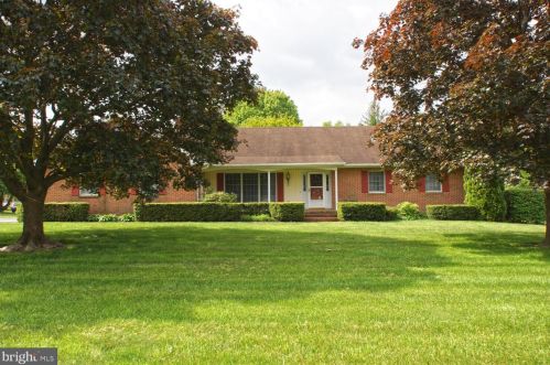 122 Applewood Dr, Dover, DE 19901-6246