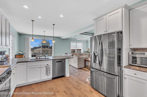 21 Halsey Dr, Bricktown NJ  08723-7510 exterior