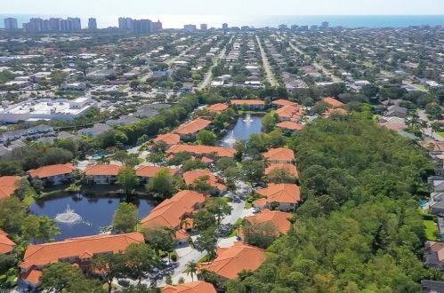 1072 Egrets Walk Cir, Naples FL  34108-2408 exterior
