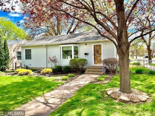1662 Iowa Ave, Saint Paul, MN 55106-1325