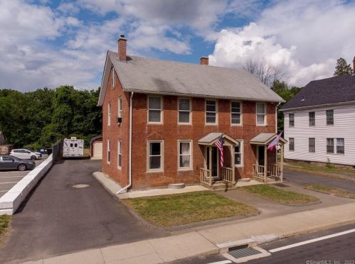 4 Main St, Moosup, CT 06354-2213