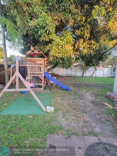 6901 16 Ct, Hollywood FL 33027-2315 exterior