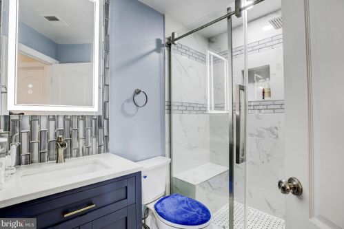 20405 Crimson Pl, Leesburg VA 20175-6362 exterior