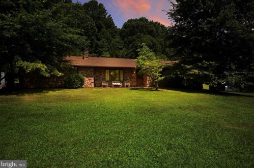 611 Roberta Dr, Pottstown, PA 19465-7457