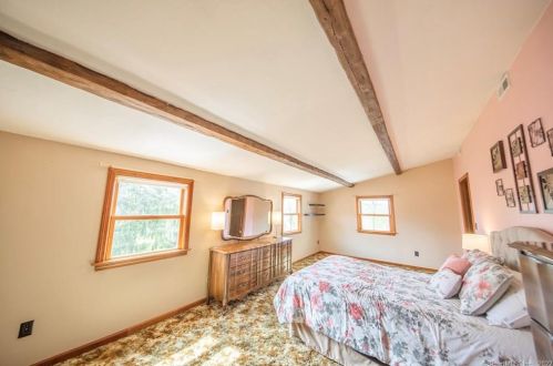 7 Edgewood Dr, Middletown CT 06457-3508 exterior