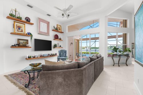 6806 Fiji Cir, Boynton Beach FL  33437-7022 exterior