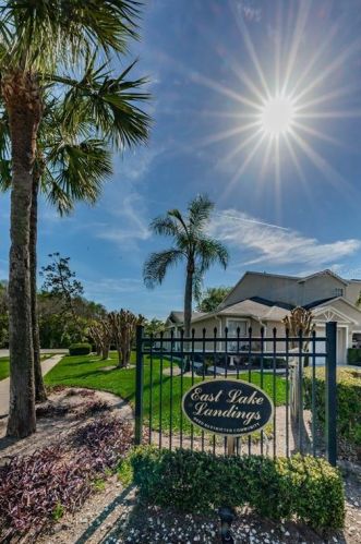 1687 Starling Dr, Tarpon Springs, FL 34688-5431