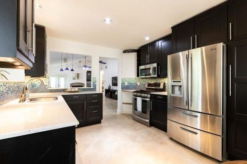 11909 Elfcroft Dr, Austin TX  78758-2241 exterior